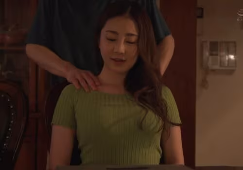 cau-ban-hoc-cua-con-trai-va-nguoi-me-dam-quyen-ru